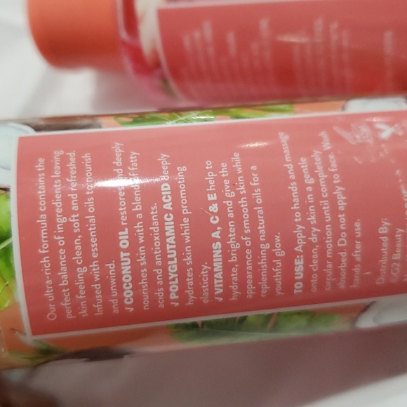 Shimmering coconut polyglutamic oil and strawberry hyaluronic acid smoothing oil - Picture 7 of 10